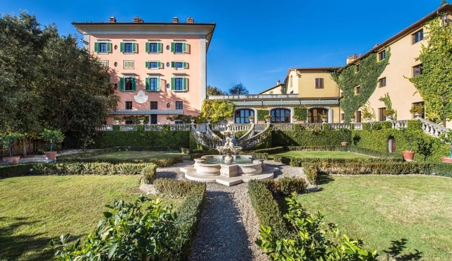 Villa Laurenzi - Six Bedroom Villa, Sleeps 20