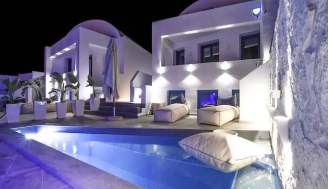 Villa Nysa, 2 BDR, Outdoor Pool, Indoor Hot Tub, Furnished Terrace, Santorini