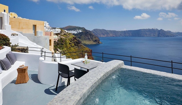 (w) Deluxe 1 Bedroom Cave Villa | Outdoor Hot Tub | Santorini