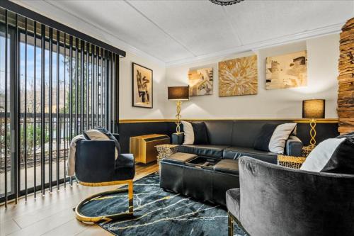 Walk to Anakeesta Romantic 1BR w Fireplace