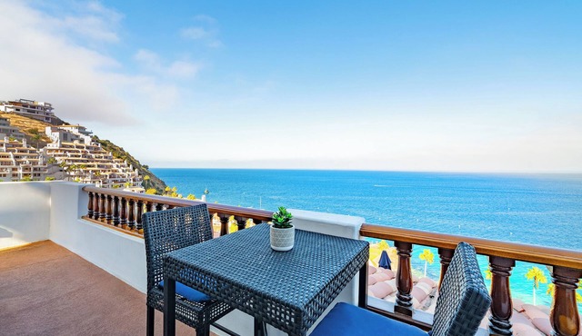 Welcome to Haven: a Premium Hamilton Cove Getaway! Only 21 Steps + Golf Cart