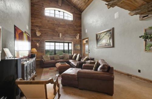 Fredericksburg House | West End Lodge Resort Style Pool!