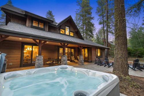 Whispering Pines Escape in Suncadia- Hot Tub, BBQ, Firepit, Fully Equipped Kitchen, Smart TVs, Hi-speed Wi-Fi